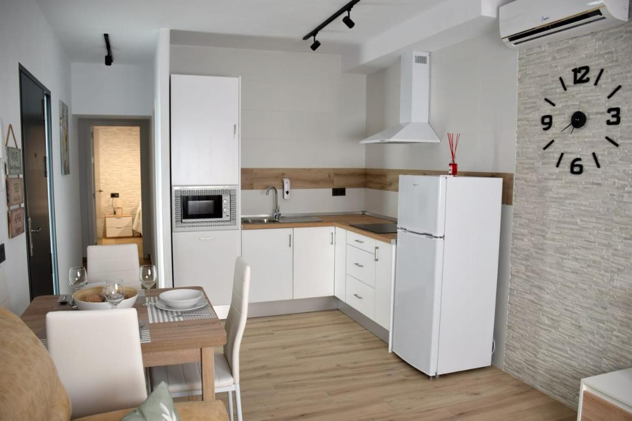 Alojamientos Lola, Suite Con Jacuzzi Benalup-Casas Viejas Exterior foto