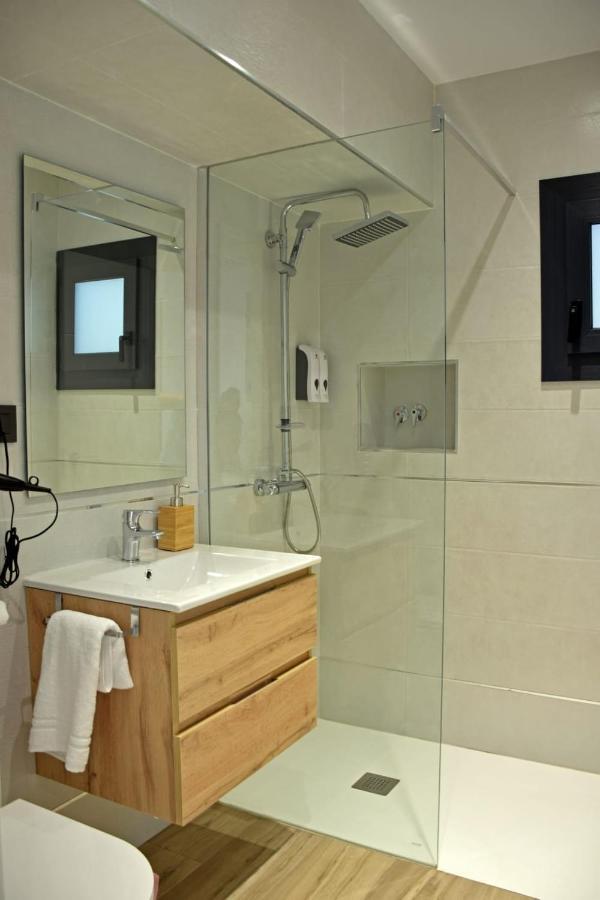 Alojamientos Lola, Suite Con Jacuzzi Benalup-Casas Viejas Exterior foto